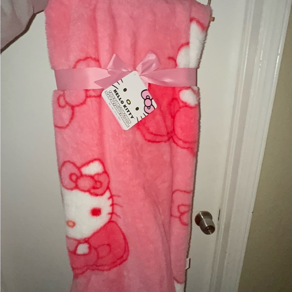 Hello Kitty Pink bow blanket